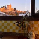 Magical Albaicin- Penthouse Facing Alhambra Palace Apartament